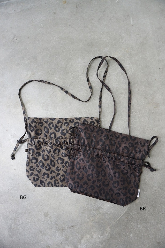 KHA:KI(カーキ)　CONVERTIBLE BAG LEO