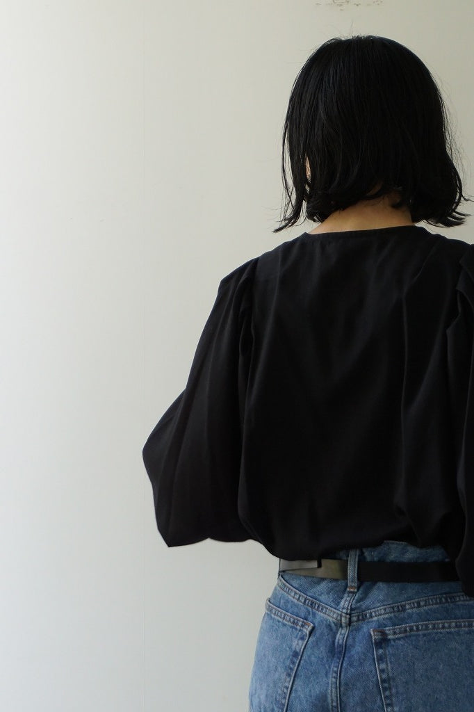 RILATO(リラ―ト)　袖ボリュームブラウス