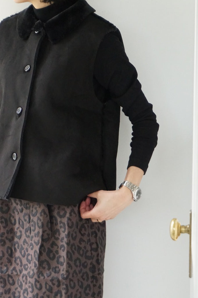ROBE de PEAU（ローブデポー）ECO MOUTON VEST