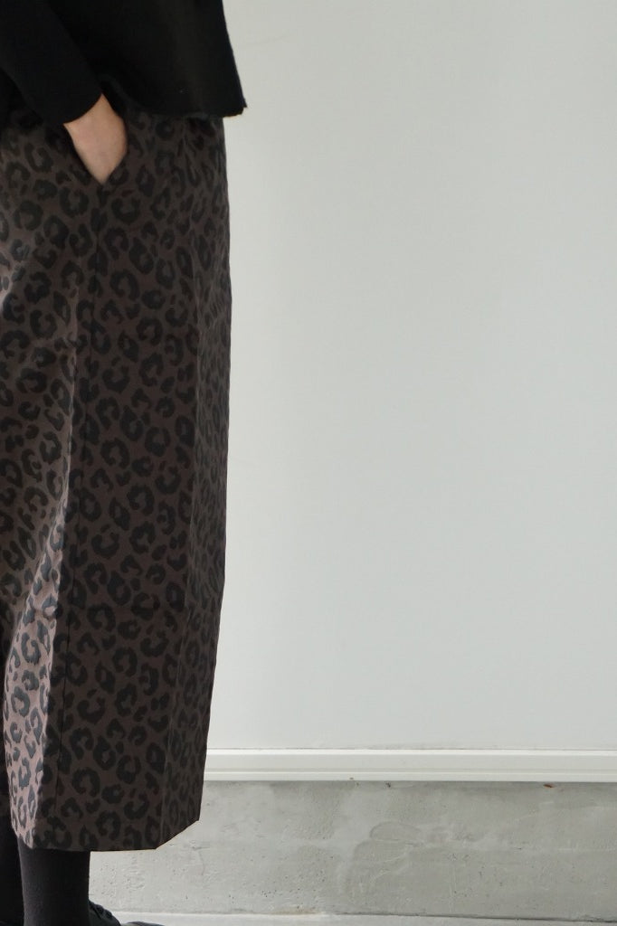KHA:KI(カーキ)　LEOPARD STRAIGHT SKIRT