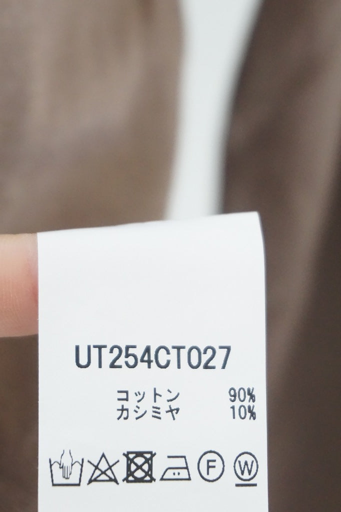 UNIVERSAL TISSU(ユニヴァーサルティシュ)カシミヤブレンド天竺　モックネックプルオーバー