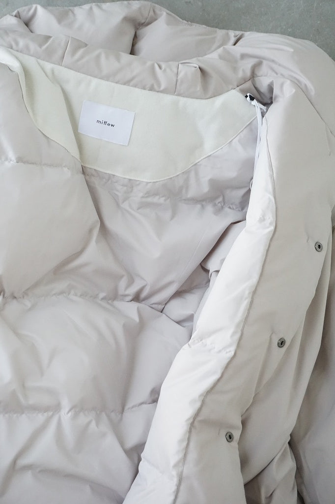 miffew（ミフュー）HIDDEN SNAP HOODED DOWN JACKET