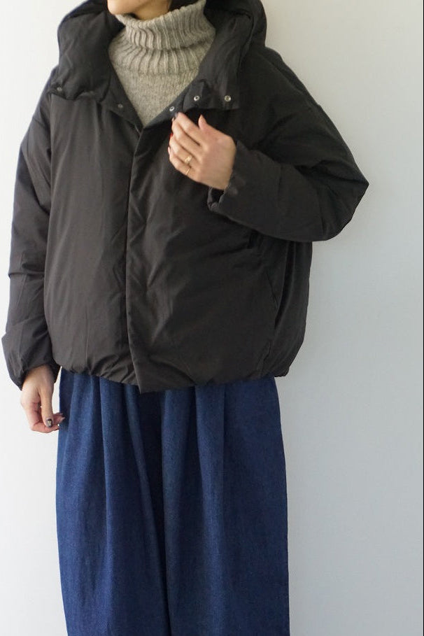 miffew（ミフュー）HIDDEN SNAP HOODED DOWN JACKET