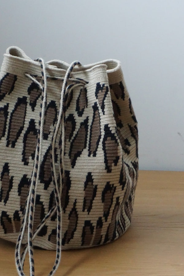 Wayuu Bags Japan(ワユーバッグスジャパン）ワユーバッグ　巾着タイプ　レオパード