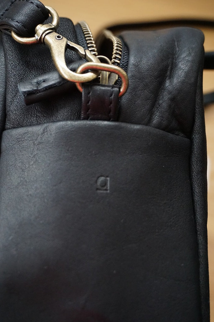 再入荷　a (アー)  ボストンショルダー　　ブラック