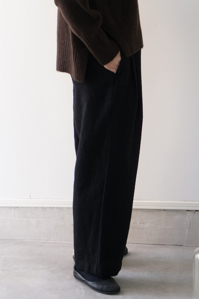 TRAVAIL MANUEL(トラバイユマニュアル)　ウールリネンミルド2タックトラウザース