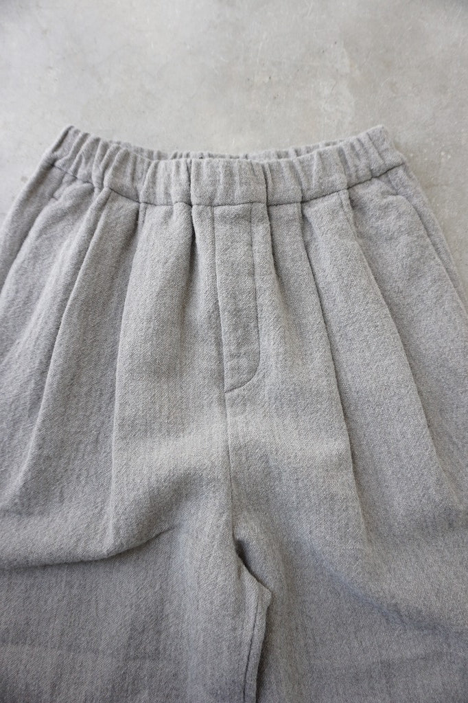 TRAVAIL MANUEL(トラバイユマニュアル)　ウールリネンミルド2タックトラウザース