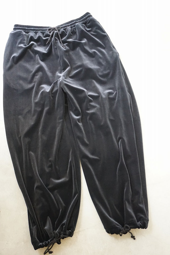 ROBE de PEAU（ローブデポー）SNOW VELOUR SLEEVELESS PULLOVER