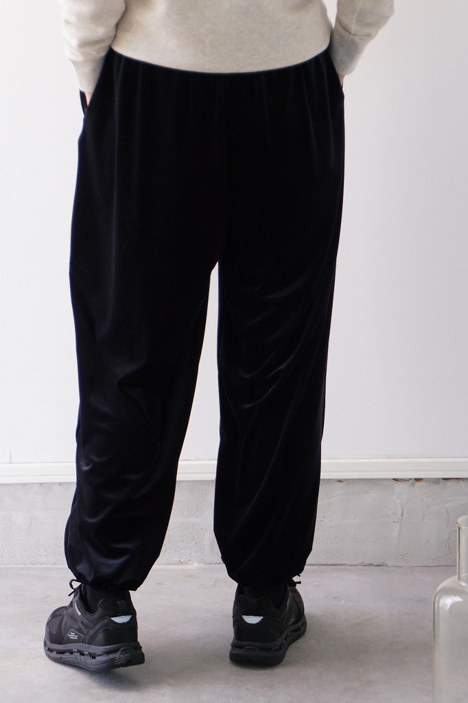 ROBE de PEAU（ローブデポー）SNOW VELOUR PANTS