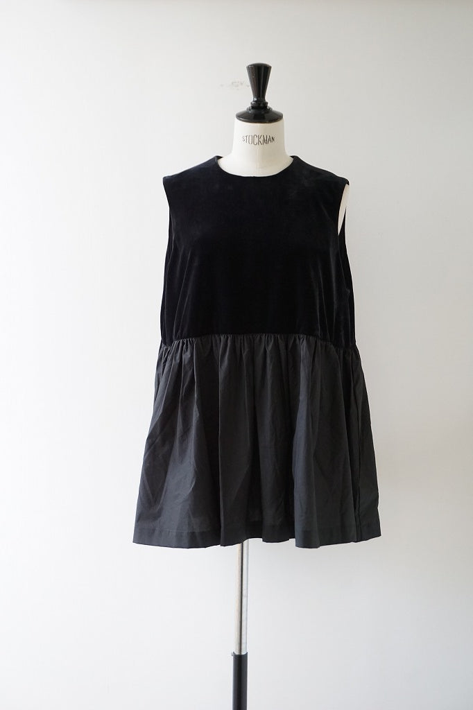 ROBE de PEAU（ローブデポー）SNOW VELOUR SLEEVELESS PULLOVER