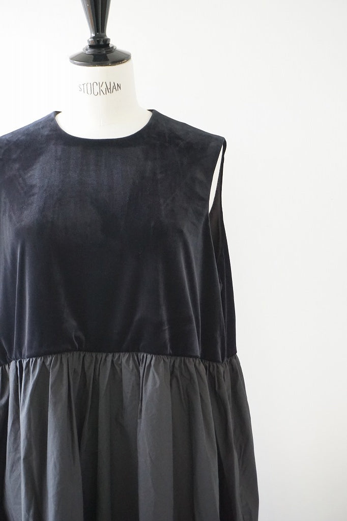 ROBE de PEAU（ローブデポー）SNOW VELOUR SLEEVELESS ONE PIECE
