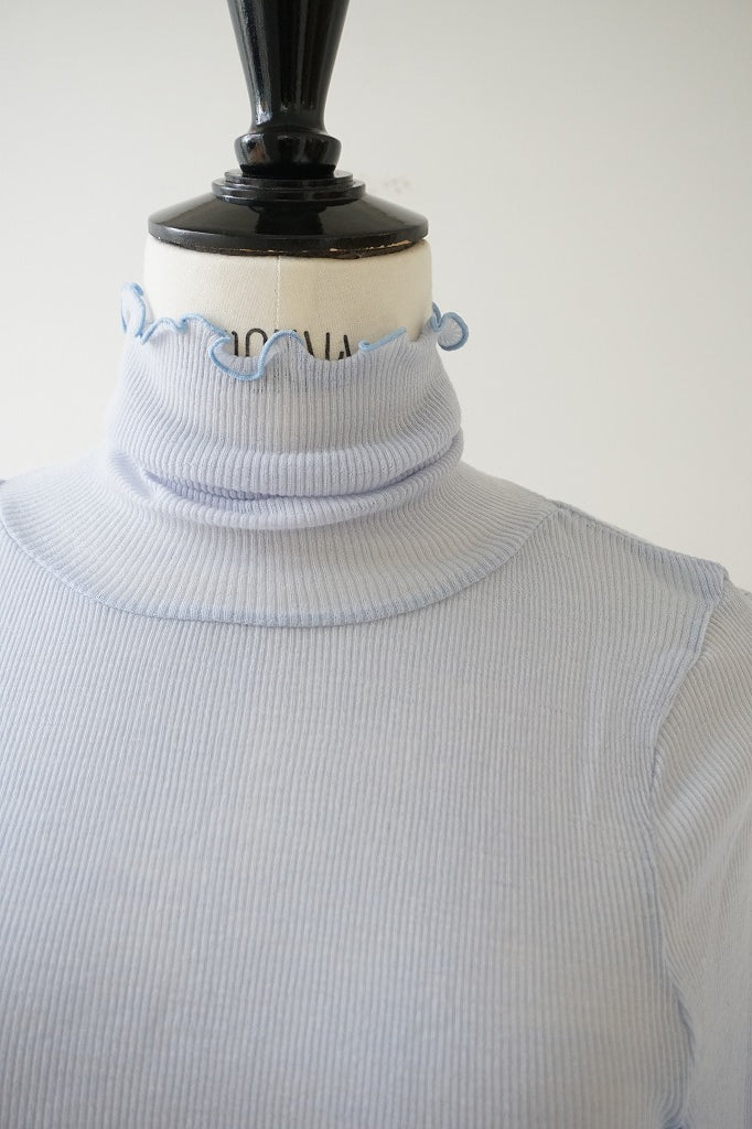 me.（ミードット）washable merino wool タートルネック