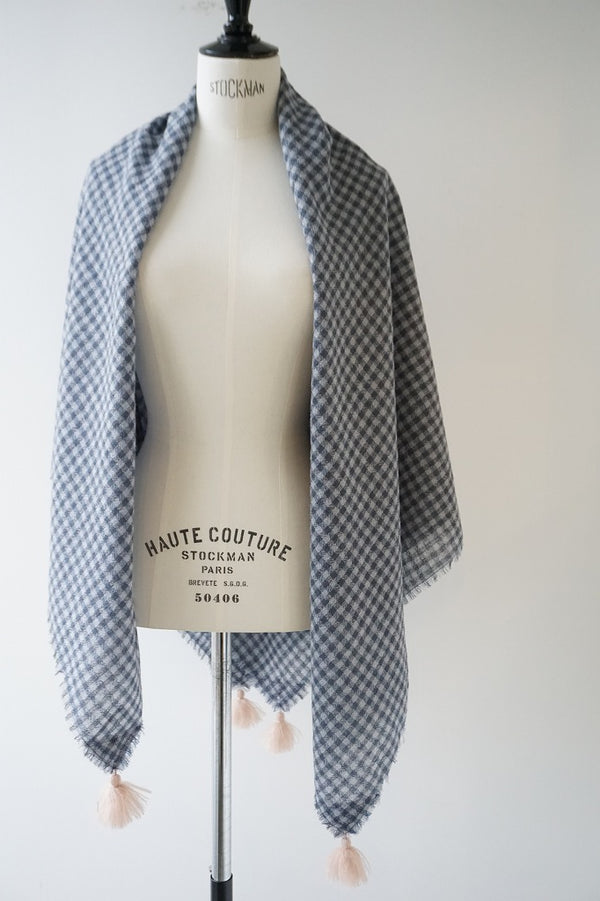 ROBE de PEAU（ローブデポー）WOOL GAUZE TASSEL STOLE – SACHET.