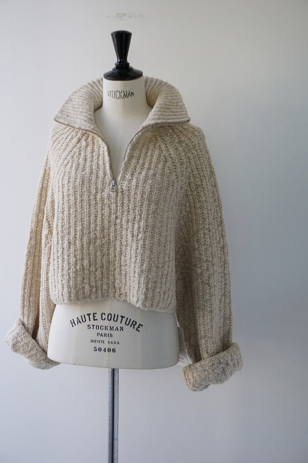 a'nuke(アンヌーク)　Short Zip Knit