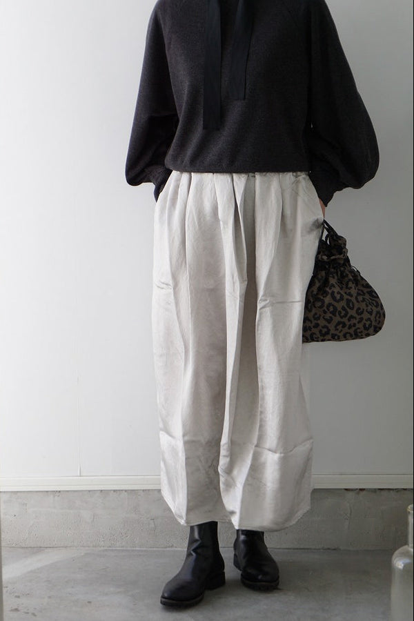 PARIS DE AOUNE(パリドゥアオウネ)　Naia heavy satin コクーンスカート