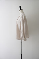 utilite(ユティリテ)　サテンシルクソフト　フリルブラウス