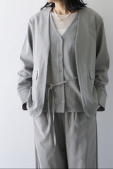 me.（ミードット）Vneck vest