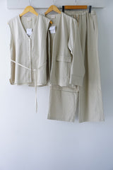 me.（ミードット）Vneck vest