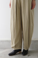 WHYTO.(ホワイト) tuck barrel pants