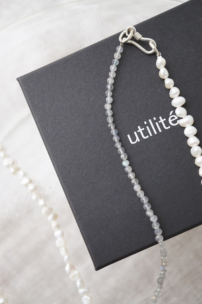 utilite(ユティリテ)　original　accesories　ネックレス40㎝　グレー系