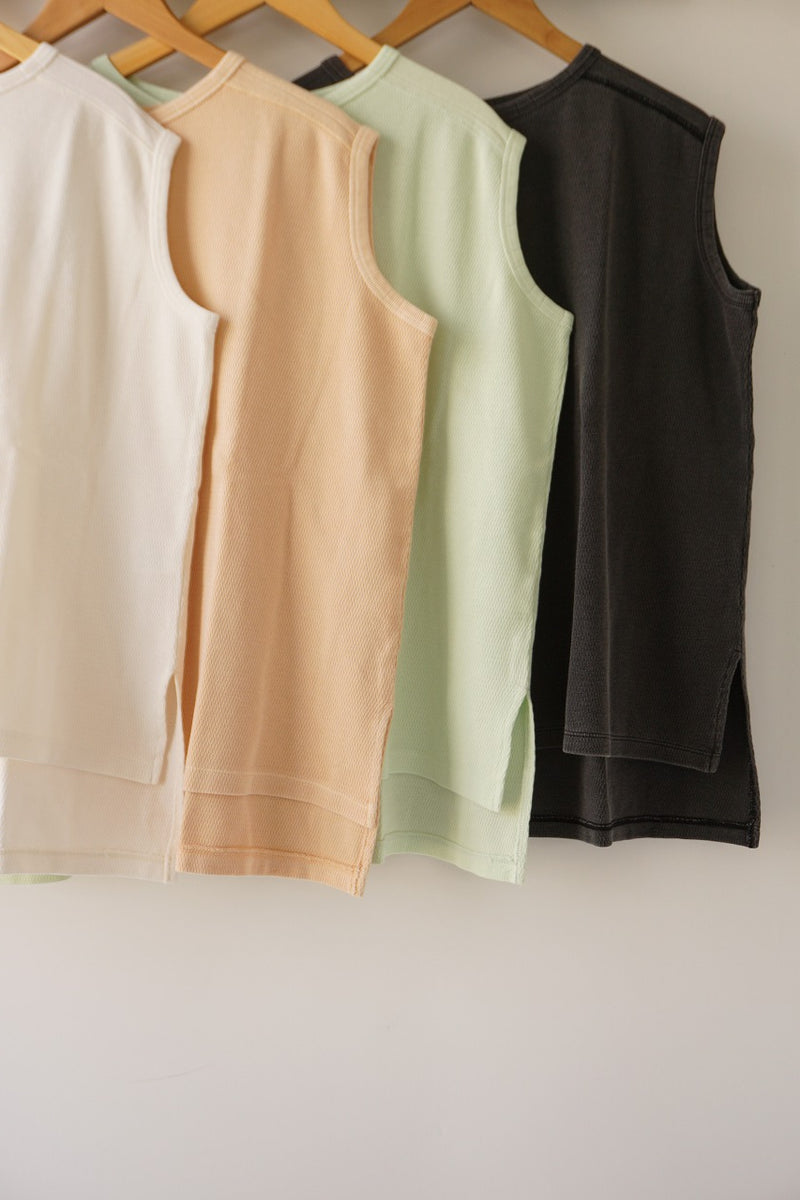 KHA:KI(カーキ)　HONEYCOMB SLEEVELESS TOP