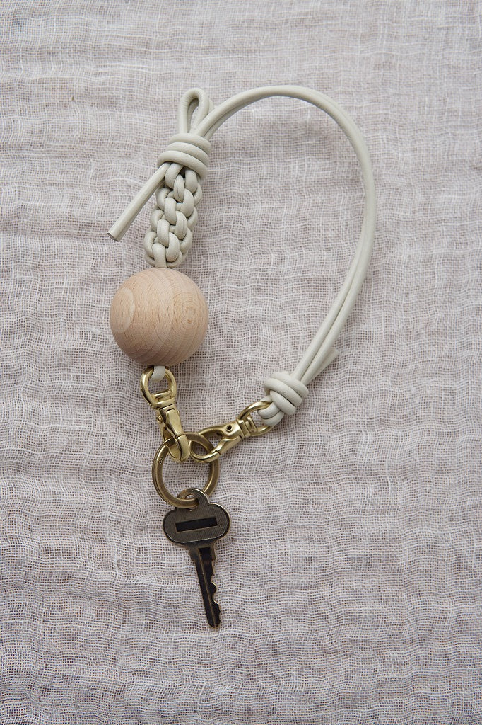 _Fot（フォート）knot　ball-hand strap  ivory