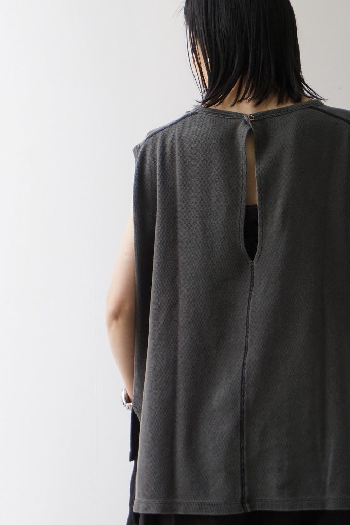 KHA:KI(カーキ)　HONEYCOMB SLEEVELESS TOP