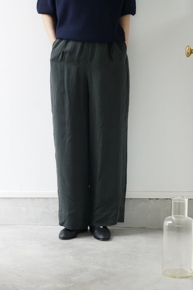 assiette(アシェット)　キュプラツィル　イージーパンツ　DK.GRN