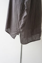 UNIVERSAL TISSU(ユニヴァーサルティシュ)　フレンチリネン　比翼明きシャーリングワイドBL