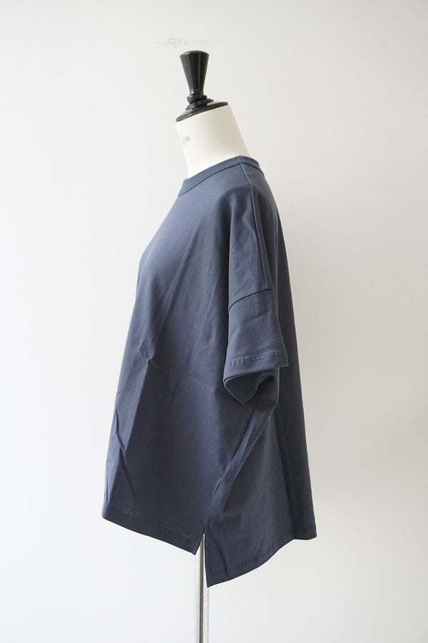 TRAVAIL MANUEL(トラバイユマニュアル) クラシック天竺スリットT　BLUE GRAY