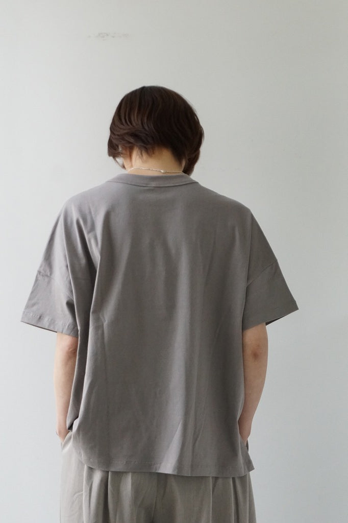 TRAVAIL MANUEL(トラバイユマニュアル) クラシック天竺スリットT　GRYBEIGE