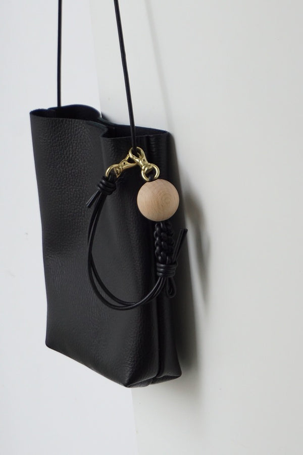 _Fot（フォート）knot ball-hand strap black – SACHET.