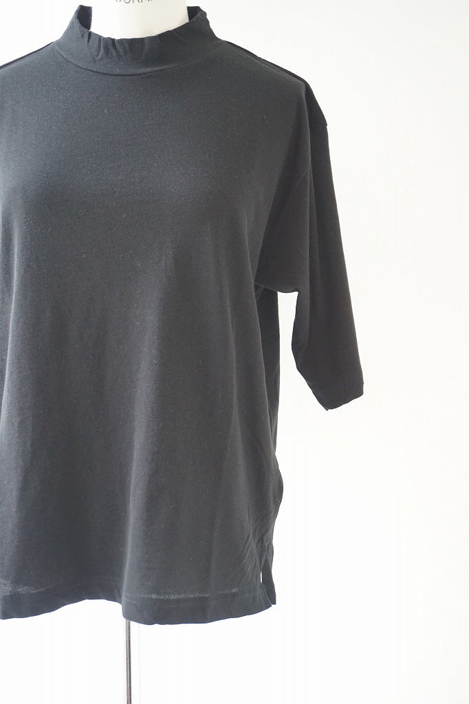 HAU(ハウ)　tops compact　neck　ブラック