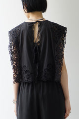 再入荷　a'nuke(アンヌーク)Cutwork Box Blouse BLK