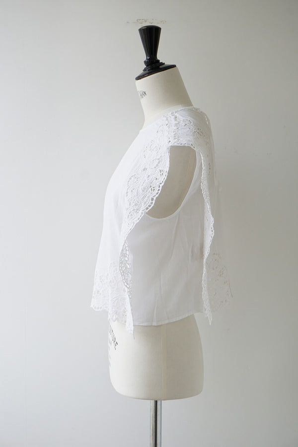 a'nuke(アンヌーク)Cutwork Box Blouse WHT
