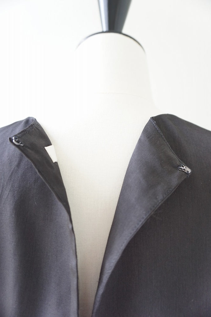 a'nuke(アンヌーク)Sleeveless Drawstring Tops BLK
