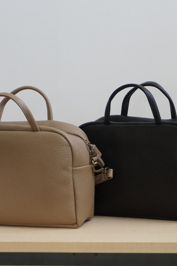 a (アー) SACHET.別注 ボストンショルダーバッグ シボブラック