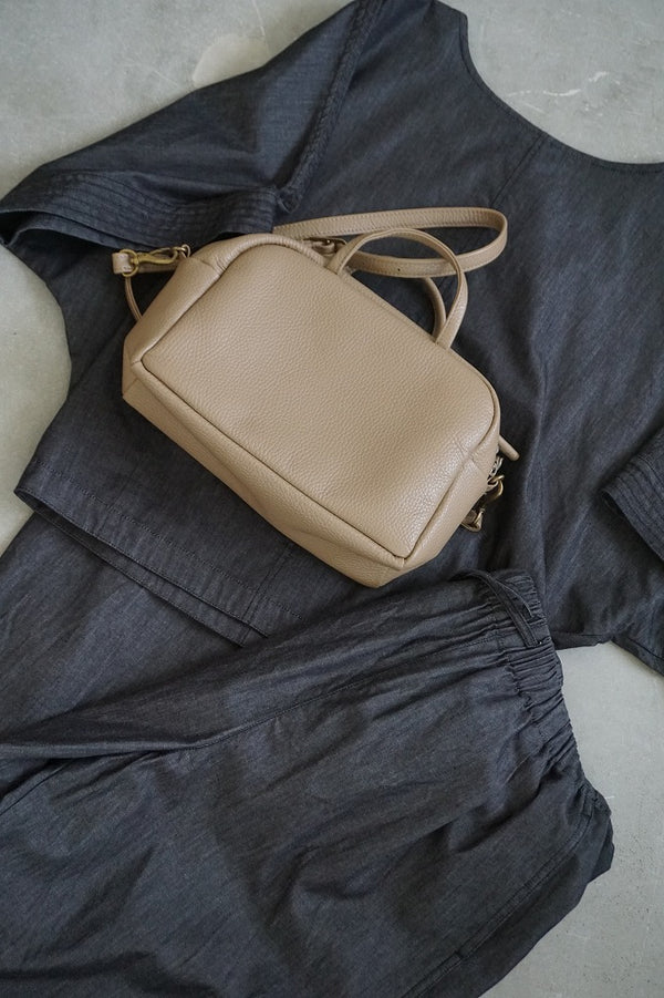 a (アー) SACHET.別注 ボストンショルダーバッグ シボブラック