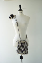 再入荷　Wayuu Bags Japan(ワユーバッグスジャパン）ワユーバッグ　巾着タイプMサイズ　カラーブラック×エクリュ