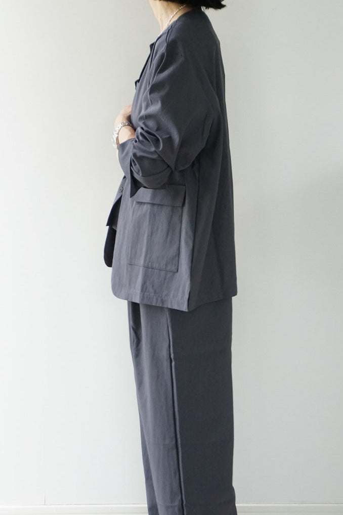 me.（ミードット）sheer satin ノーカラージャケット