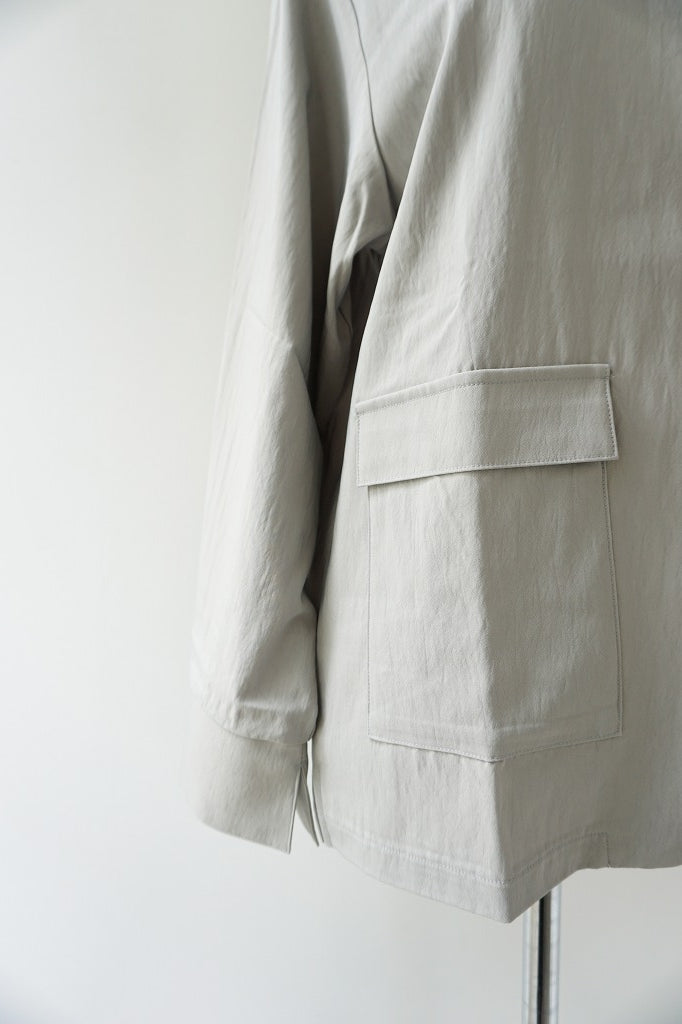 me.（ミードット）sheer satin ノーカラージャケット