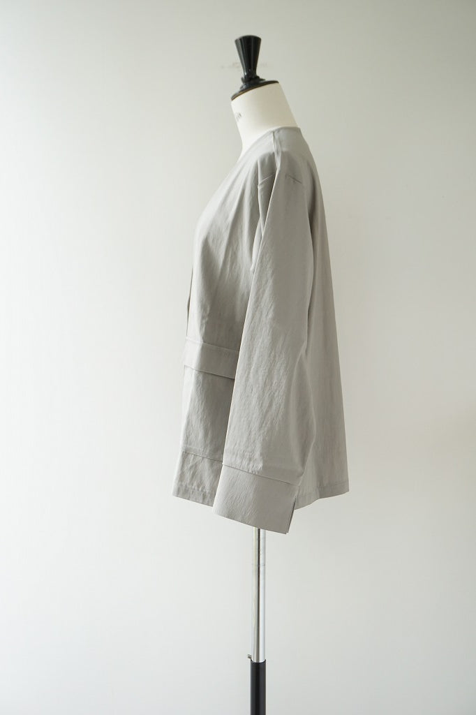 me.（ミードット）sheer satin ノーカラージャケット