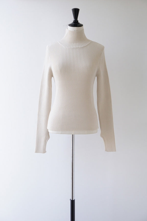 a'nuke(アンヌーク)　Slit Turtle Knit