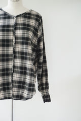 me.（ミードット）cotton viera tartan check Vneck blouse