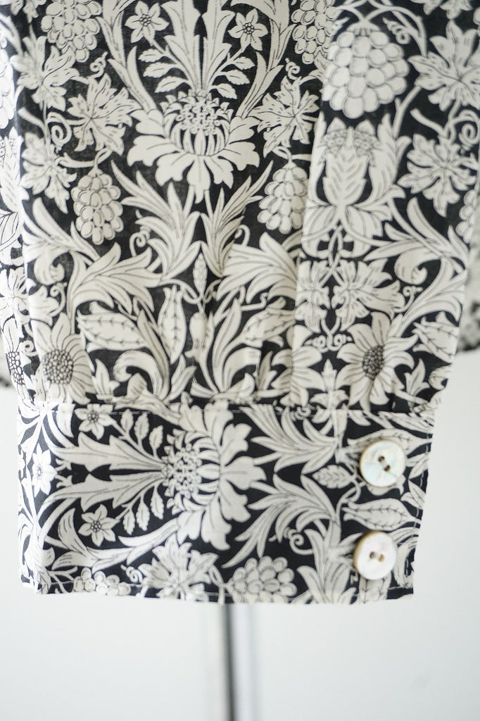 utilite(ユティリテ)　LIBERTY Print　スタンドカラーシャツ