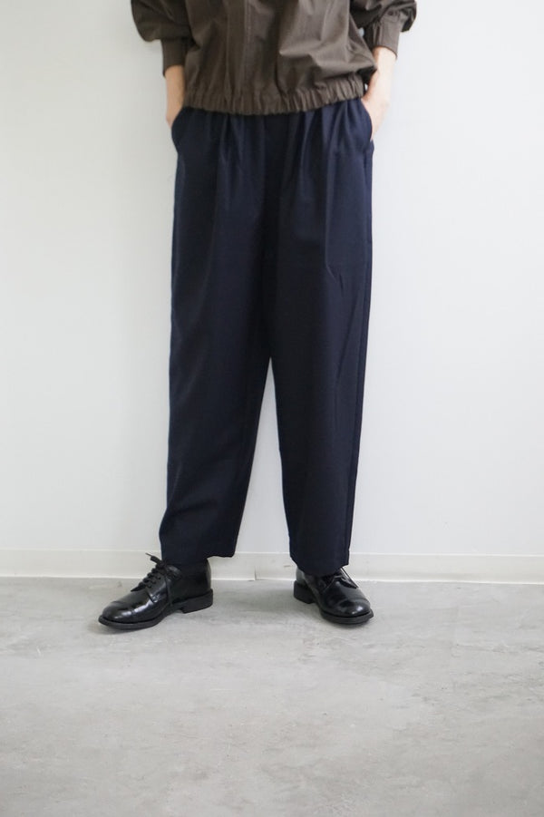 maison de soil(メゾンドソイル)　WORSTED SERGE 2TUCK TAPERD EASY PANTS